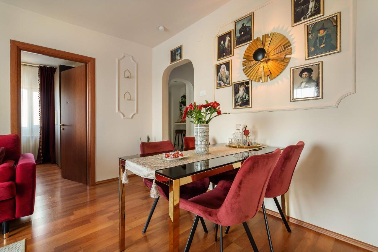 Holt - Gryffindor Tower Villa Bucureşti Eksteriør bilde