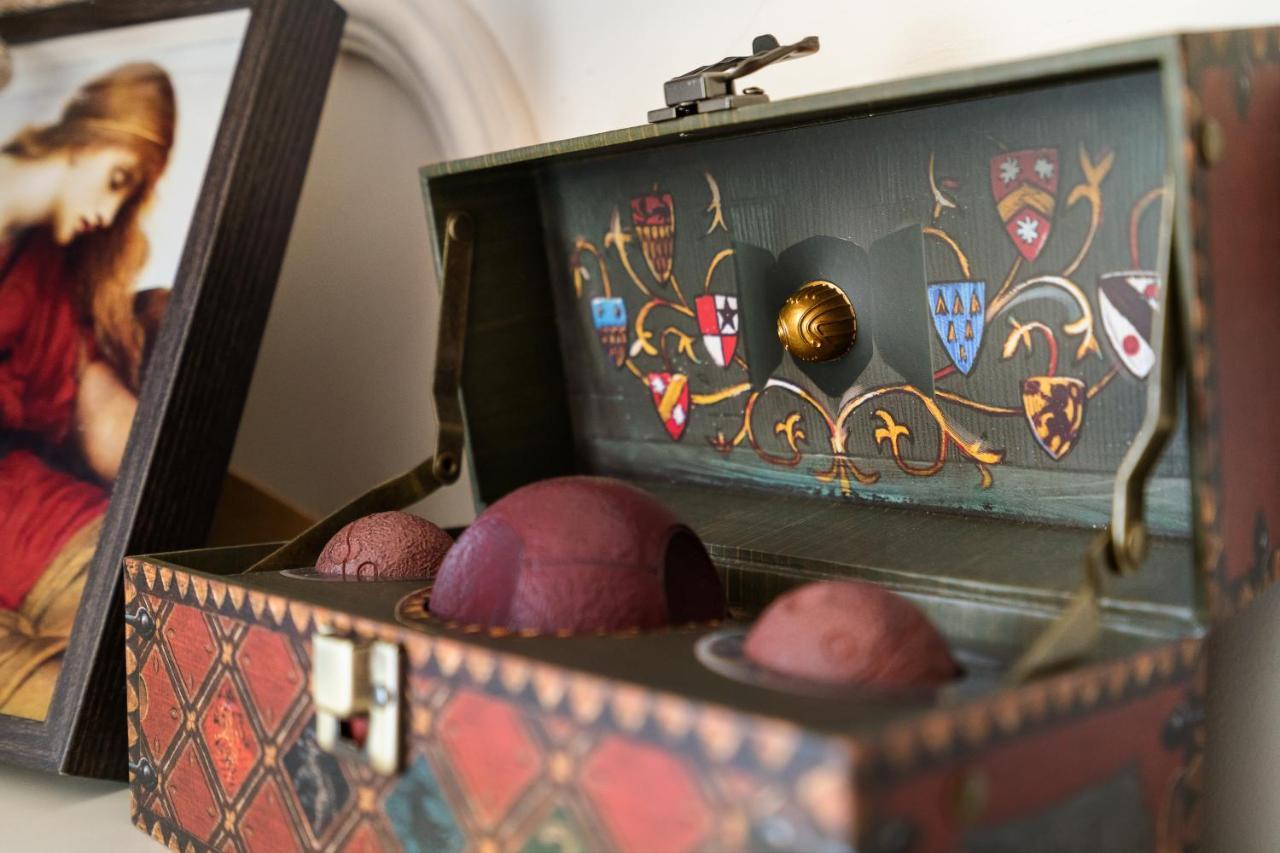 Holt - Gryffindor Tower Villa Bucureşti Eksteriør bilde